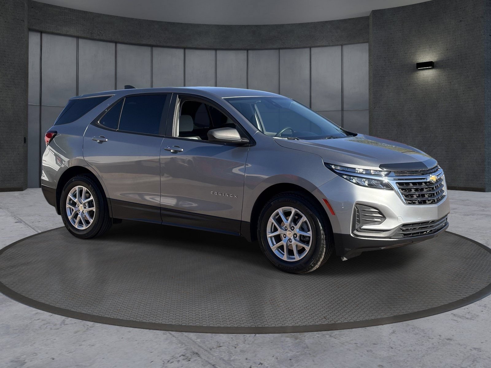 2024 Chevrolet Equinox LS - Photo 8