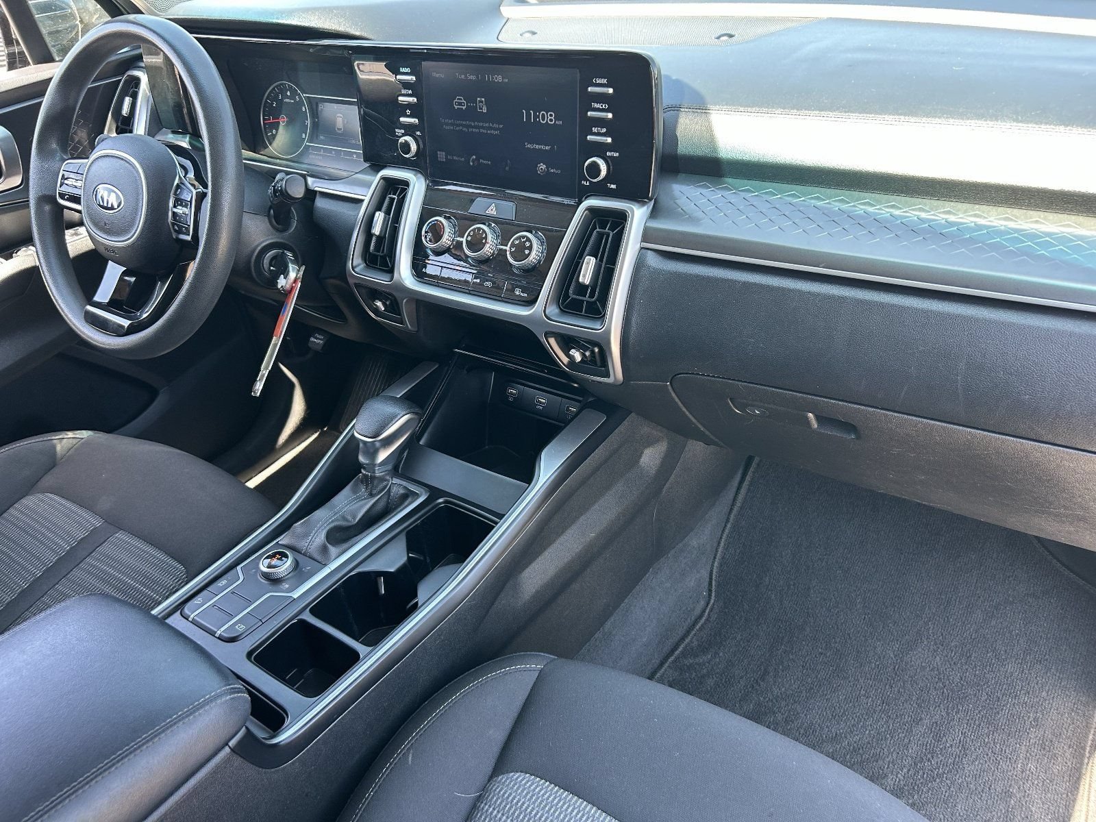 2021 Kia Sorento LX - Photo 12