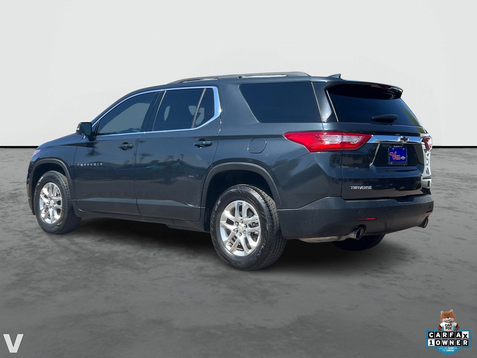 Image 4 of 2020 Chevrolet Traverse LT Cloth SUV