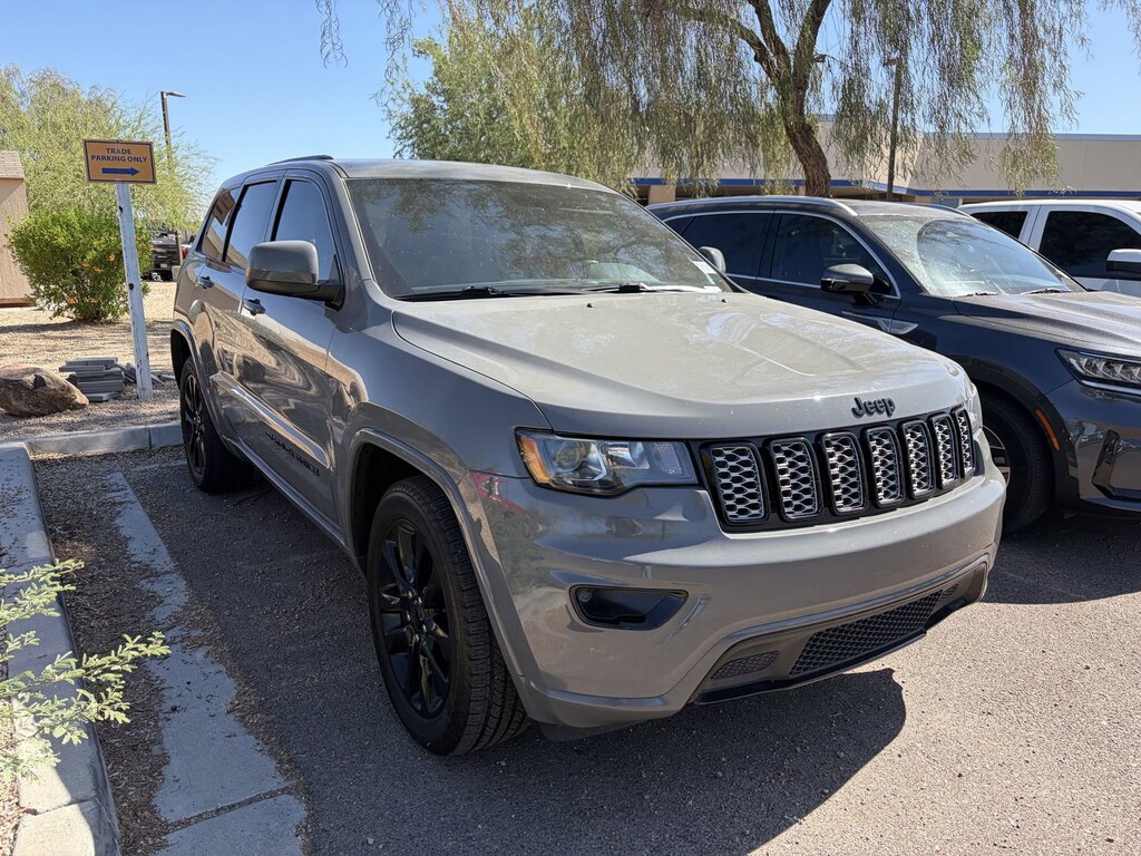Used 2020 Jeep Grand Cherokee Altitude 4x2 SUV