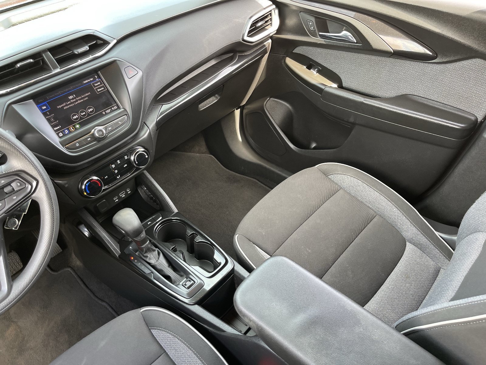 2023 Chevrolet TrailBlazer LS - Photo 17