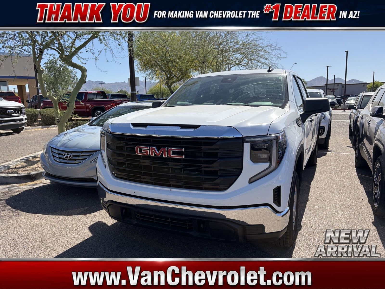 2025 GMC Sierra 4WD Crew Cab Short Box Pro's photo
