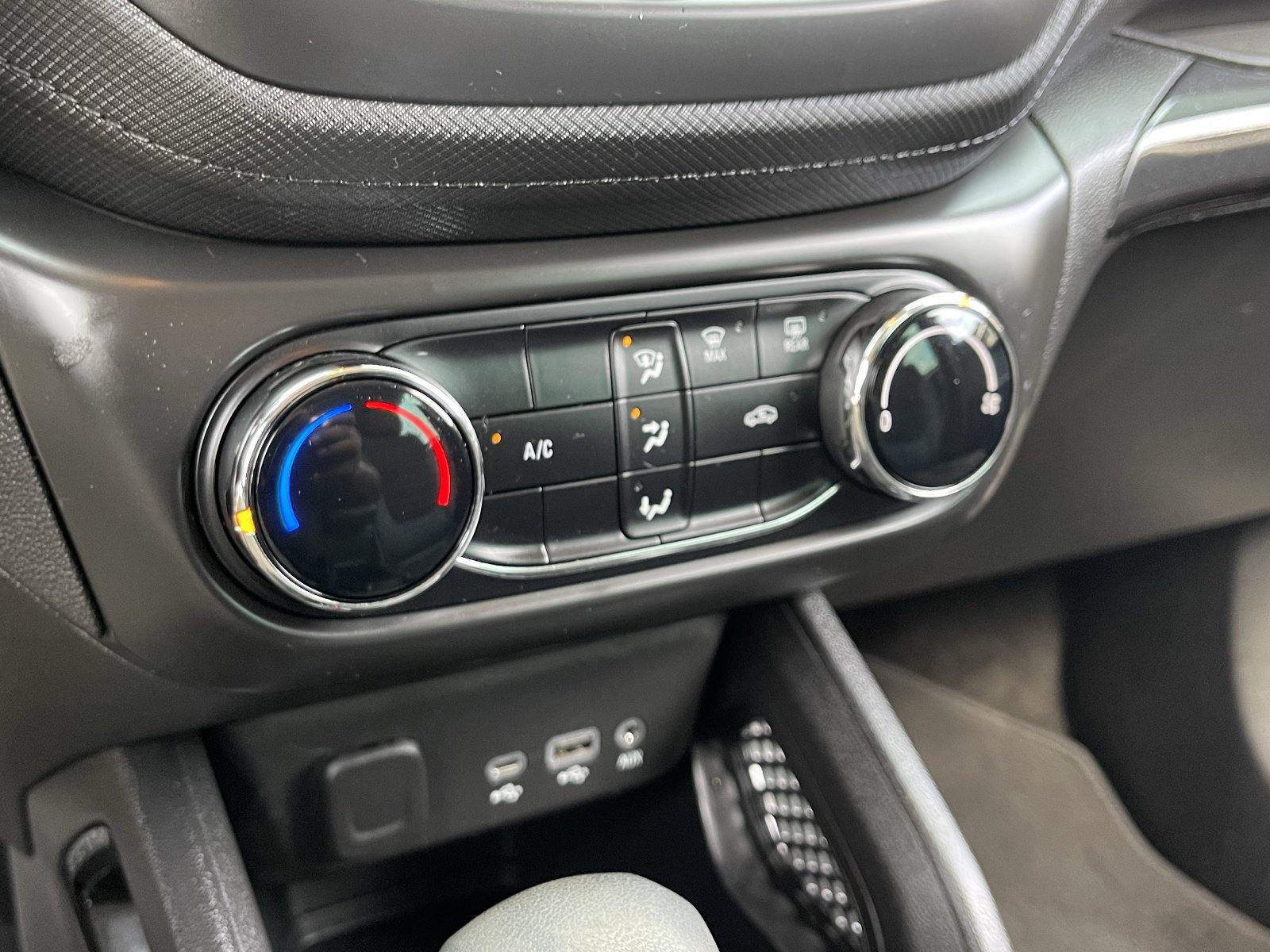 2023 Chevrolet TrailBlazer LS - Photo 29