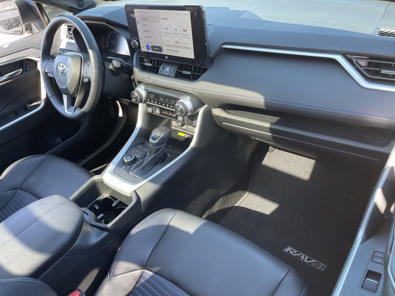 2023 Toyota RAV4 XSE - Photo 14