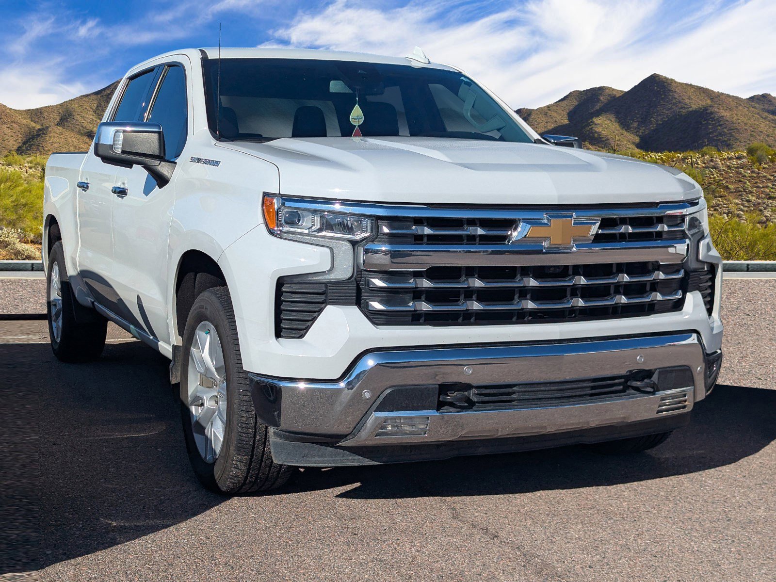 2023 Chevrolet Silverado 1500 LTZ photo 2
