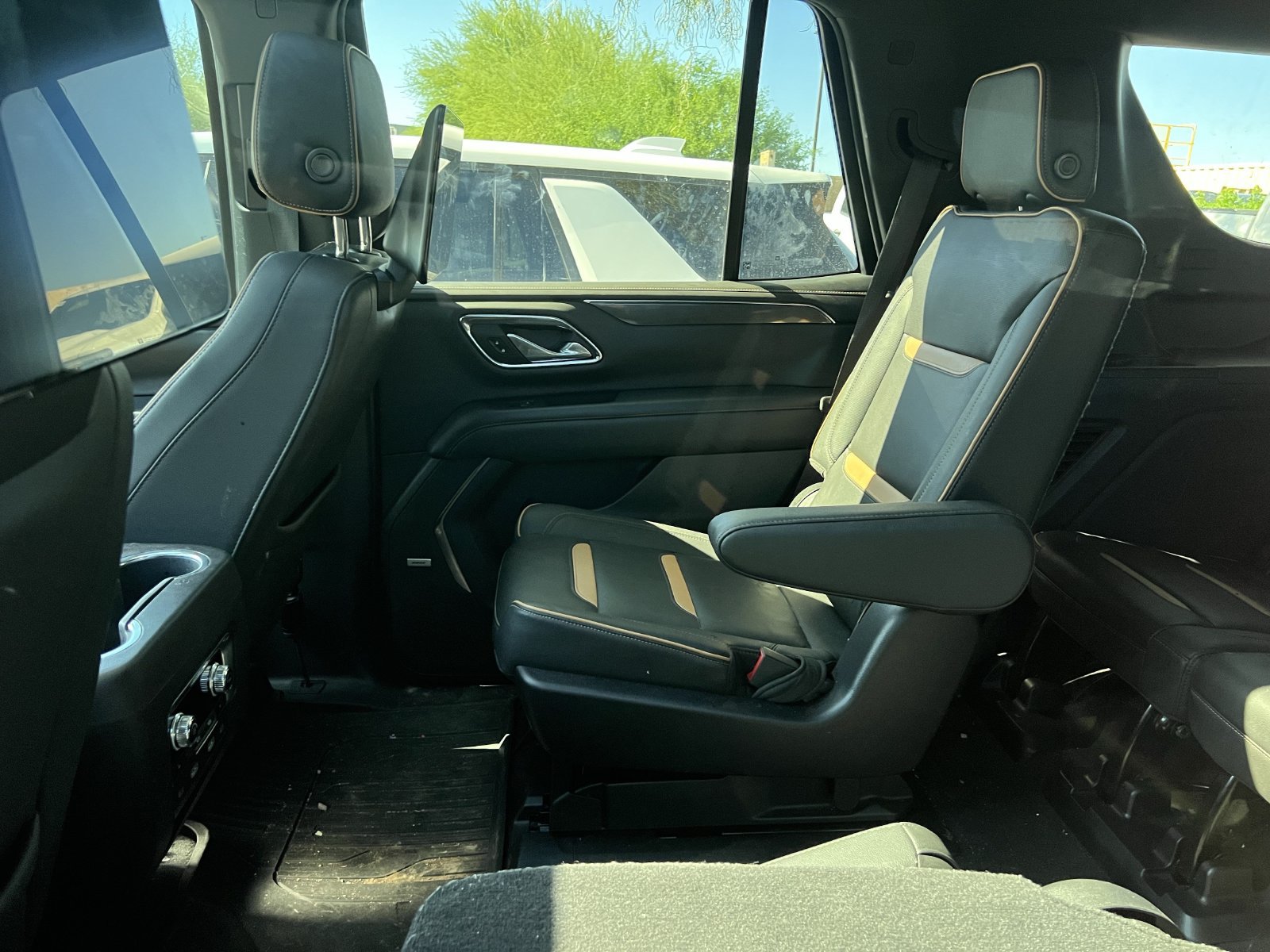 2021 GMC Yukon AT4 - Photo 11