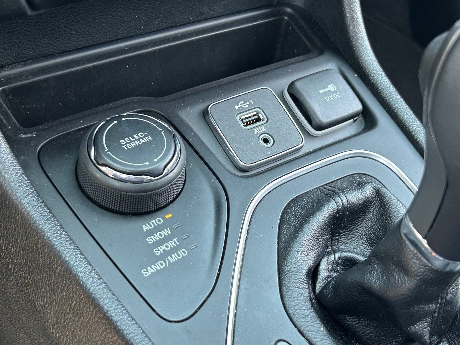 2021 Jeep Cherokee Latitude Lux - Photo 33
