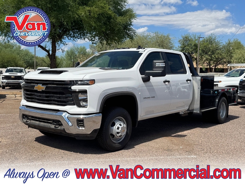 New 2025 Chevrolet Silverado 3500 HD Chassis Cab Work Truck Truck Crew Cab