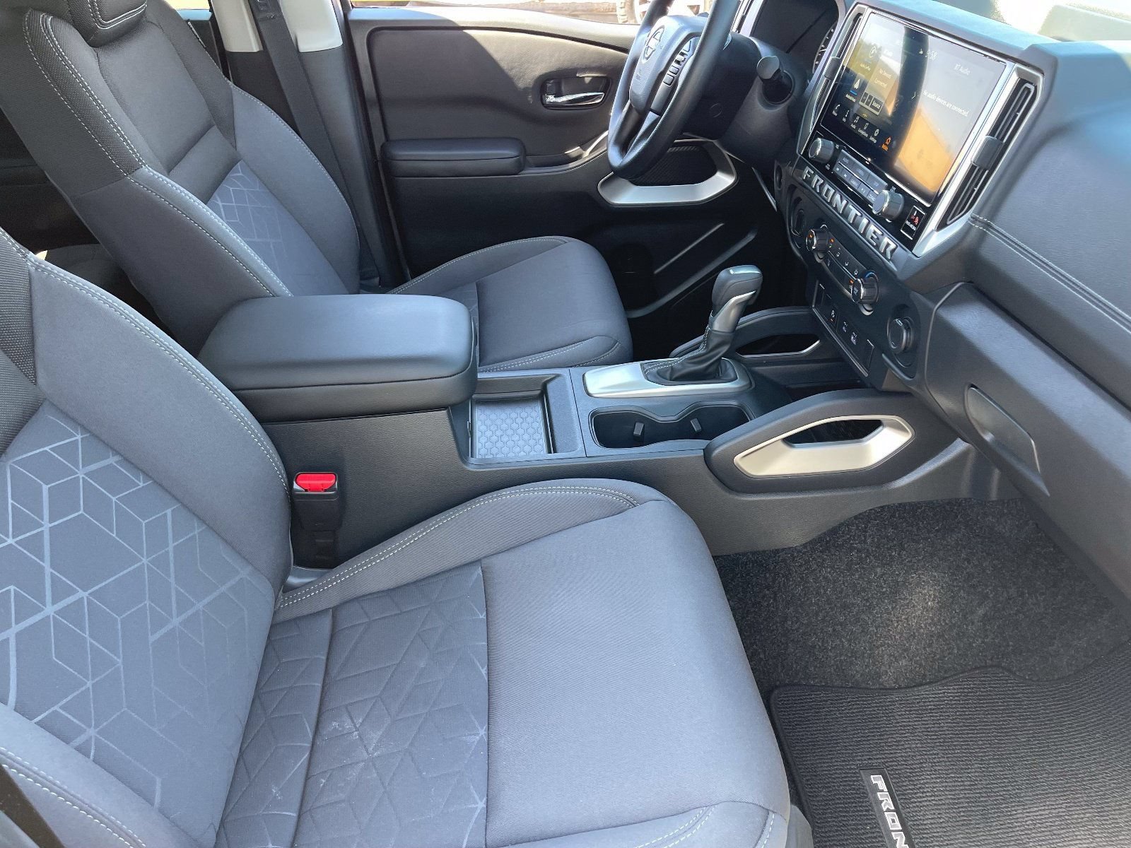 2026 Nissan Frontier SV - Photo 12
