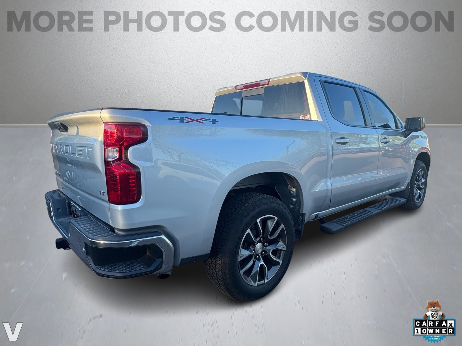 2022 Chevrolet Silverado 1500 LT photo 3