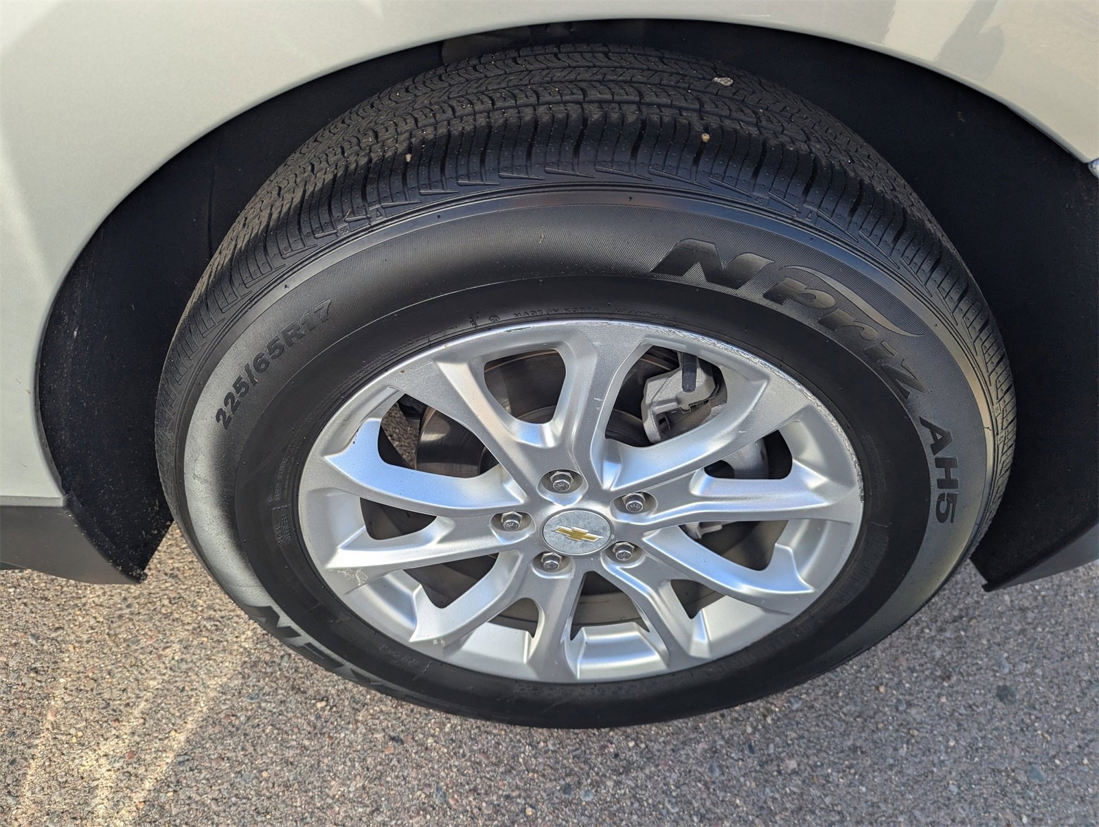 2021 Chevrolet Equinox LT photo 4