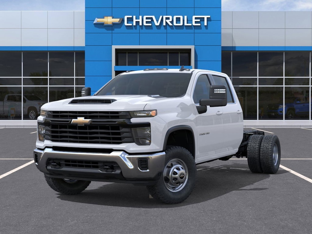 New 2025 Chevrolet Silverado 3500 HD Chassis Cab Work Truck Truck Crew Cab