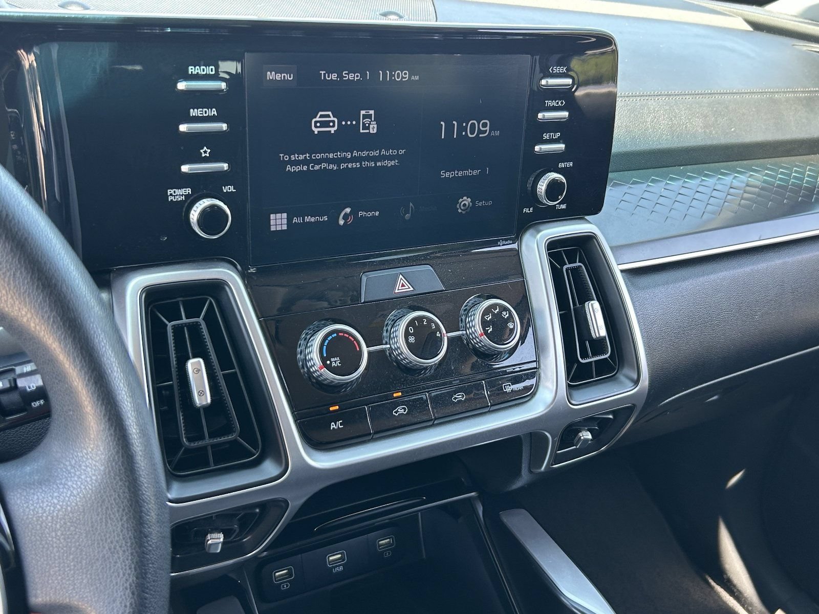 2021 Kia Sorento LX - Photo 29
