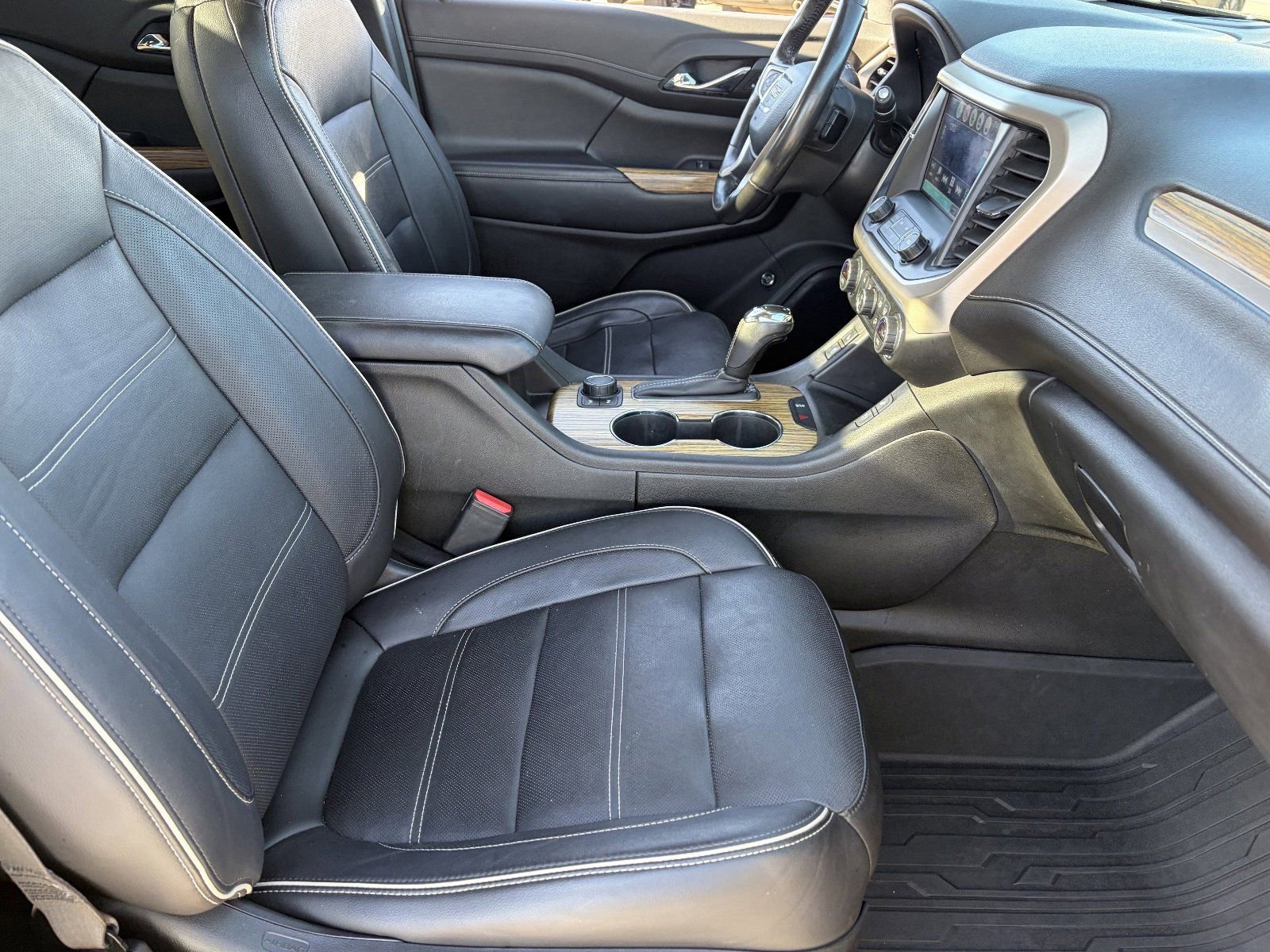 2019 GMC Acadia Denali - Photo 12