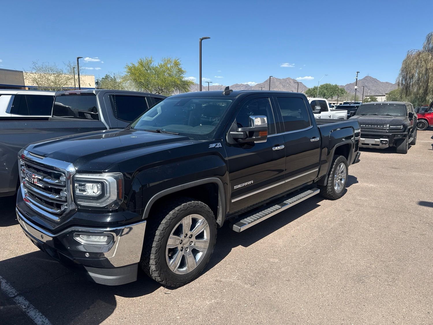 2018 GMC Sierra 4WD Crew Cab Short Box SLT's photo