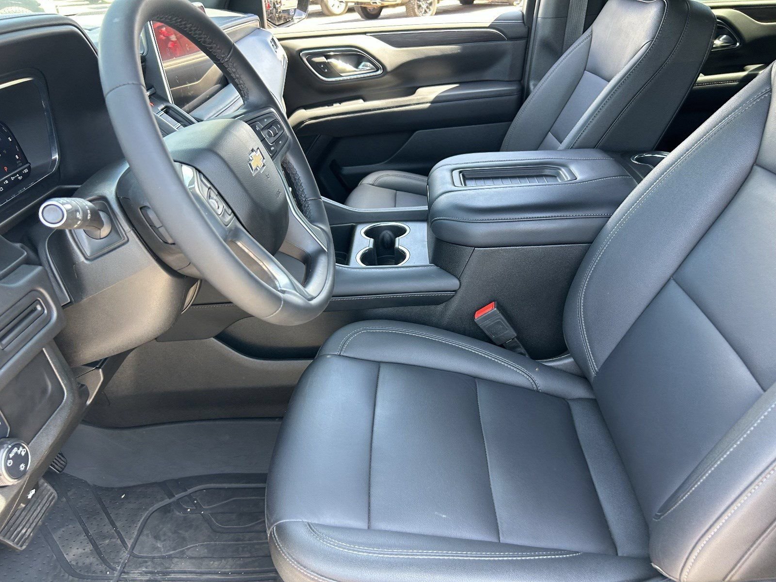 2024 Chevrolet Suburban LT - Photo 26