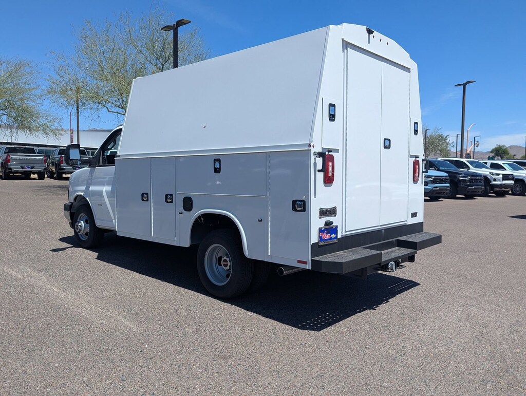 New 2025 GMC Savana Cutaway 3500 1WT Cutaway Van