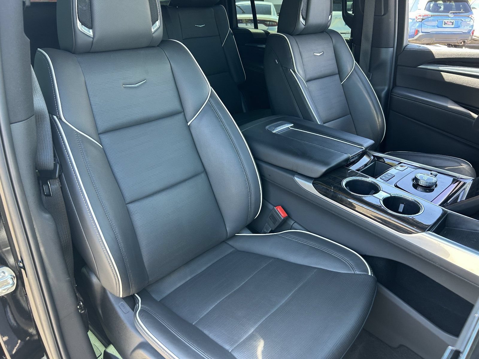 2025 Cadillac Escalade ESV Premium Luxury - Photo 11