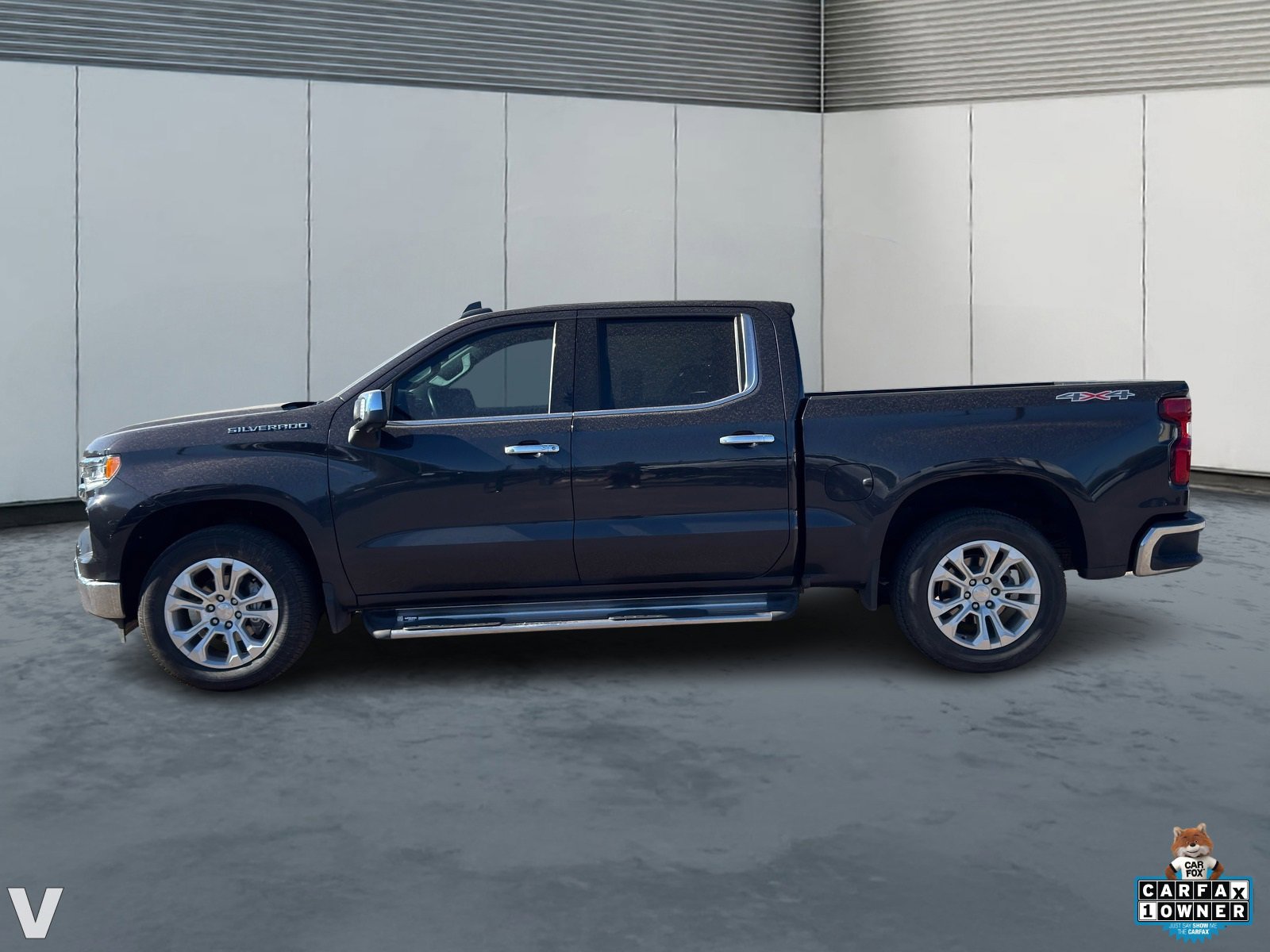 2023 Chevrolet Silverado 1500 LTZ photo 2