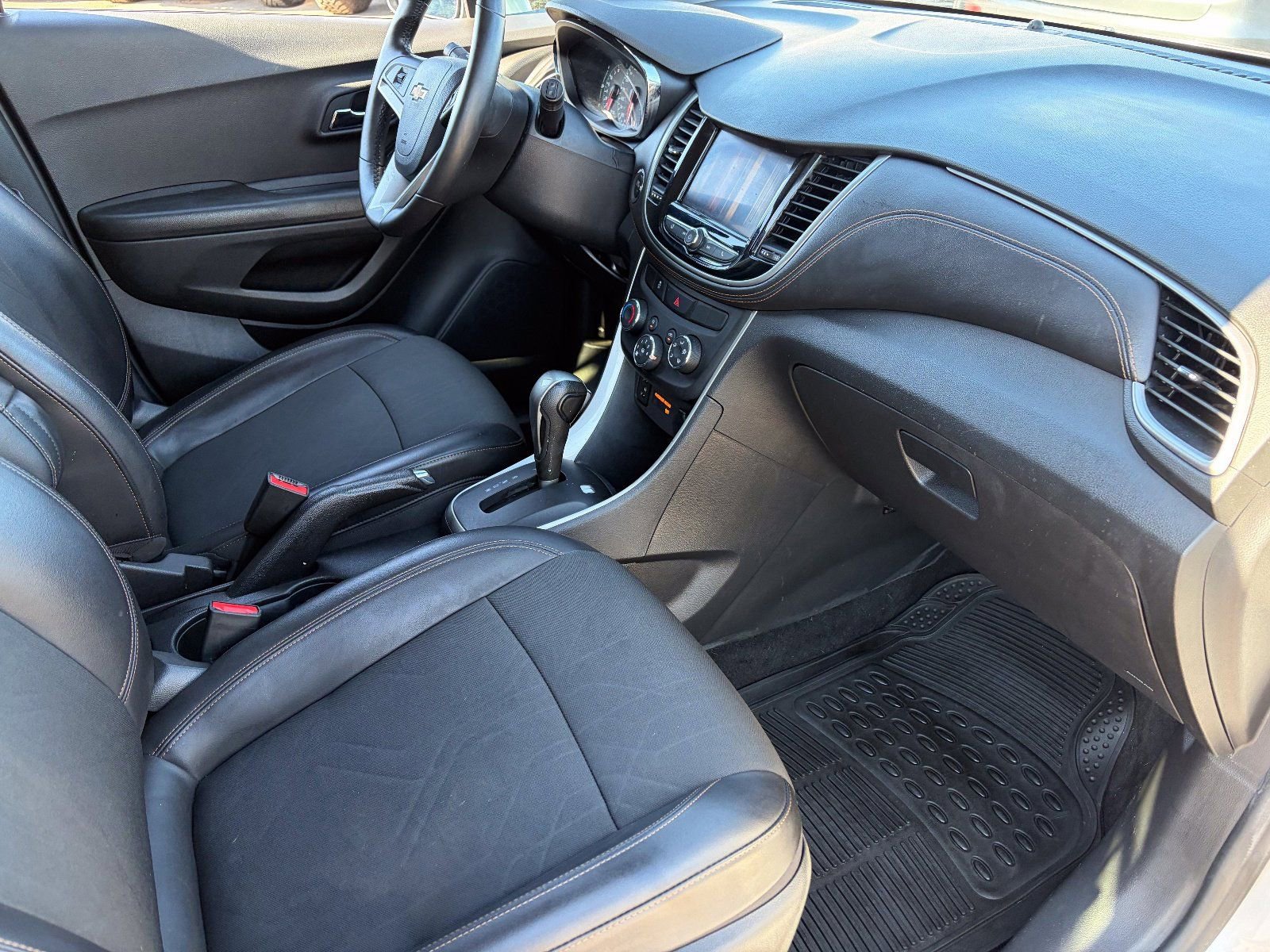 2022 Chevrolet Trax LT - Photo 13