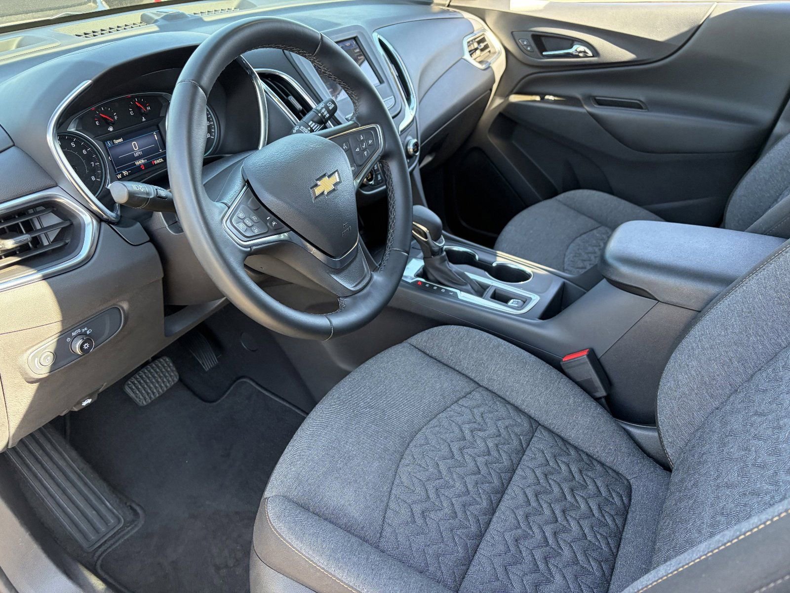 2024 Chevrolet Equinox LT - Photo 18