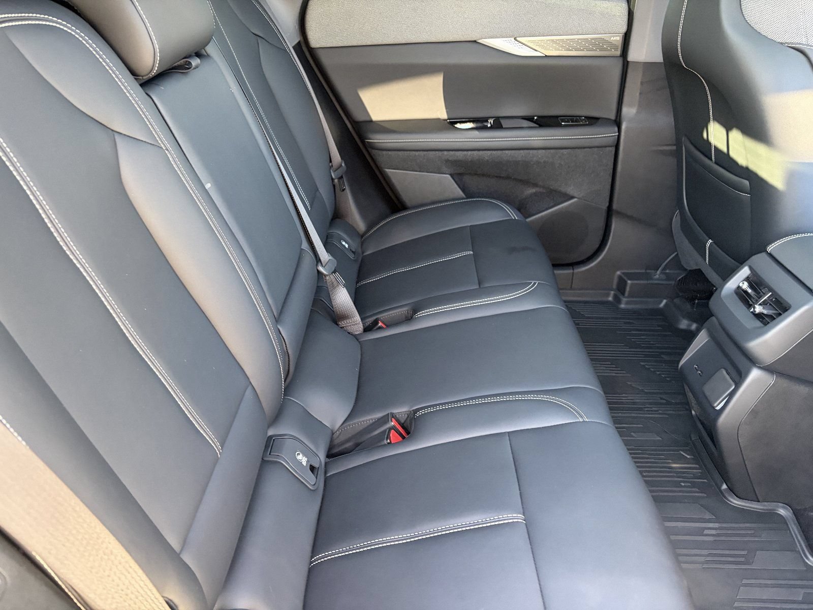 2025 Cadillac OPTIQ Sport 1 - Photo 14