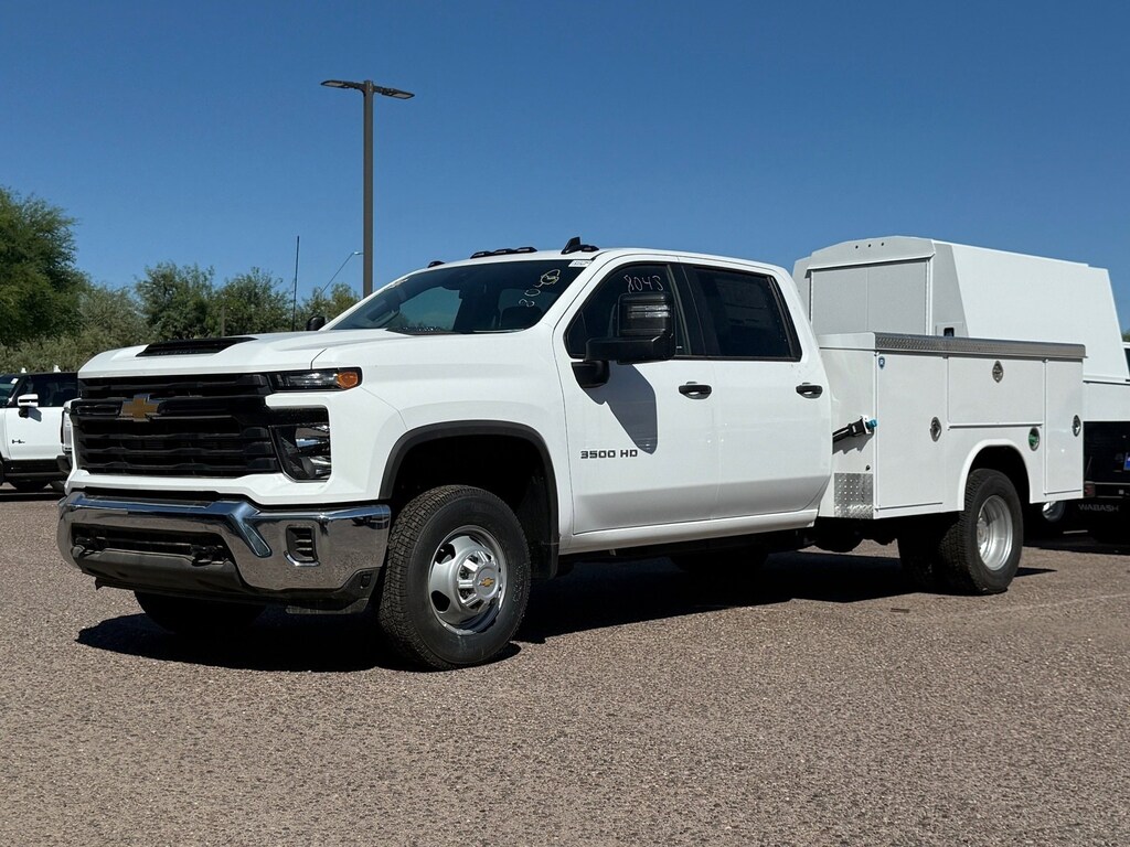 New 2025 Chevrolet Silverado 3500 HD Chassis Cab Work Truck Truck Crew Cab