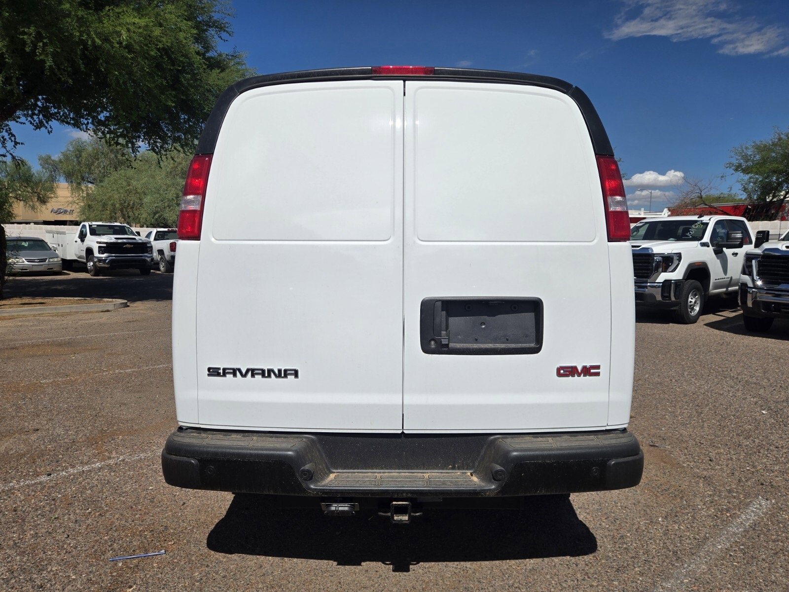 2025 Gmc Savana Cargo 2500 photo 3