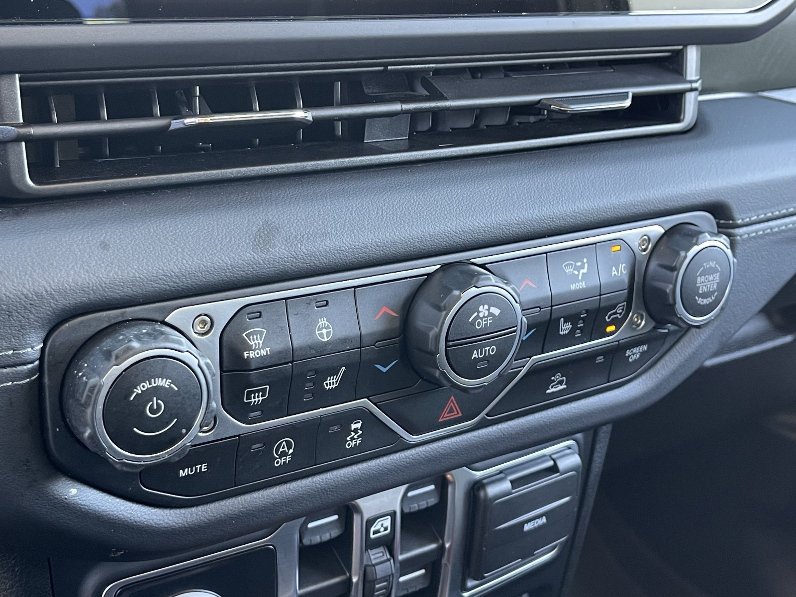 2025 Jeep Gladiator Mojave - Photo 27