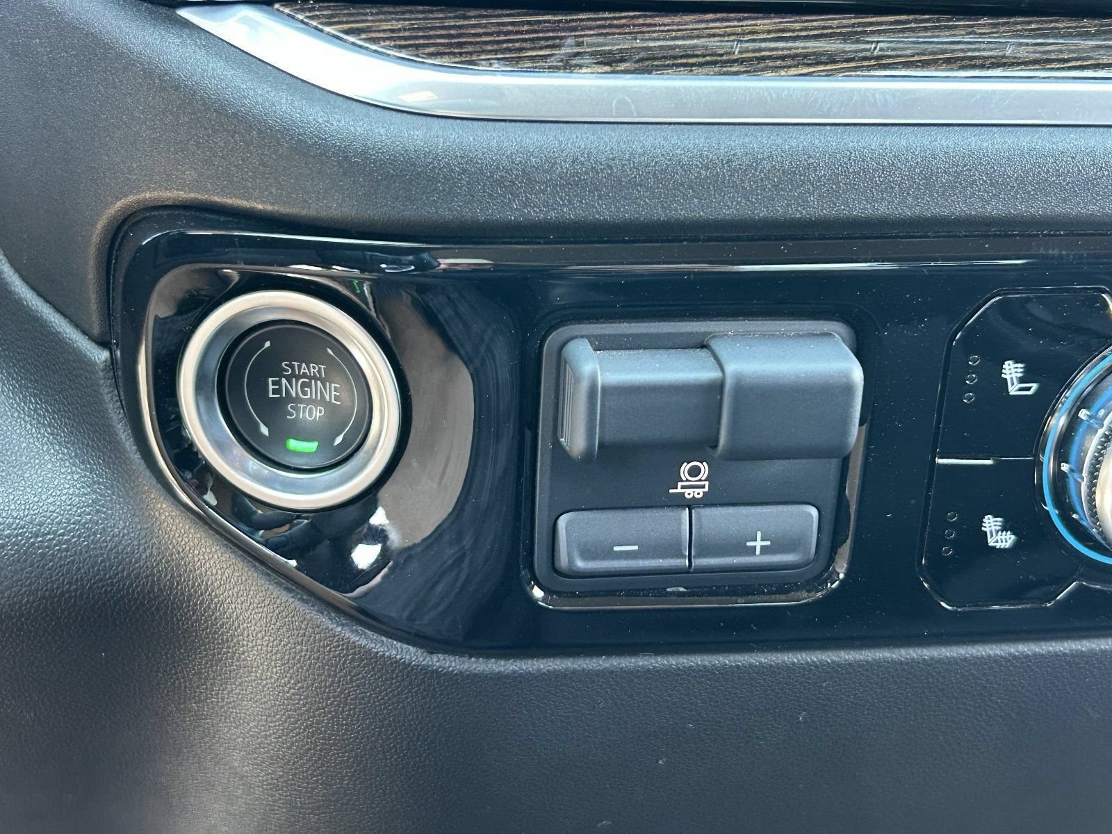 2025 GMC Sierra 1500 SLE - Photo 34