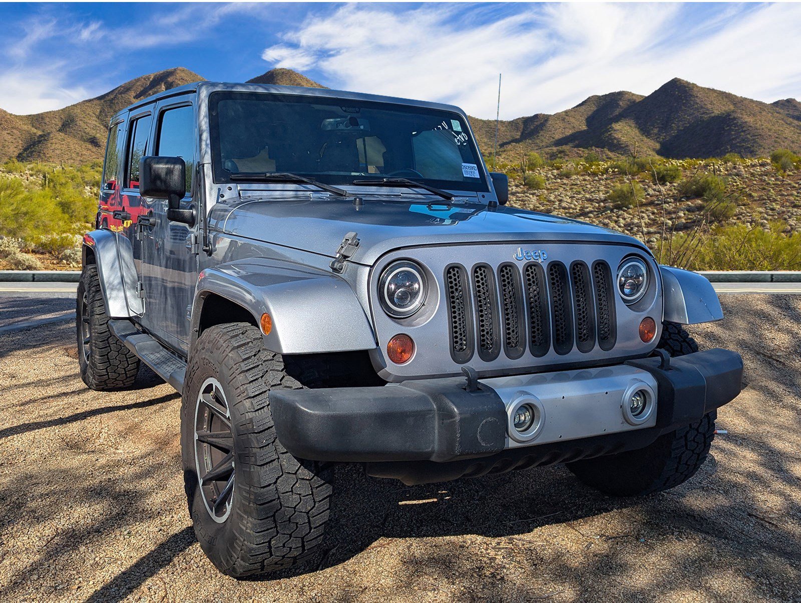 2013 Jeep Wrangler Unlimited Sahara photo 2