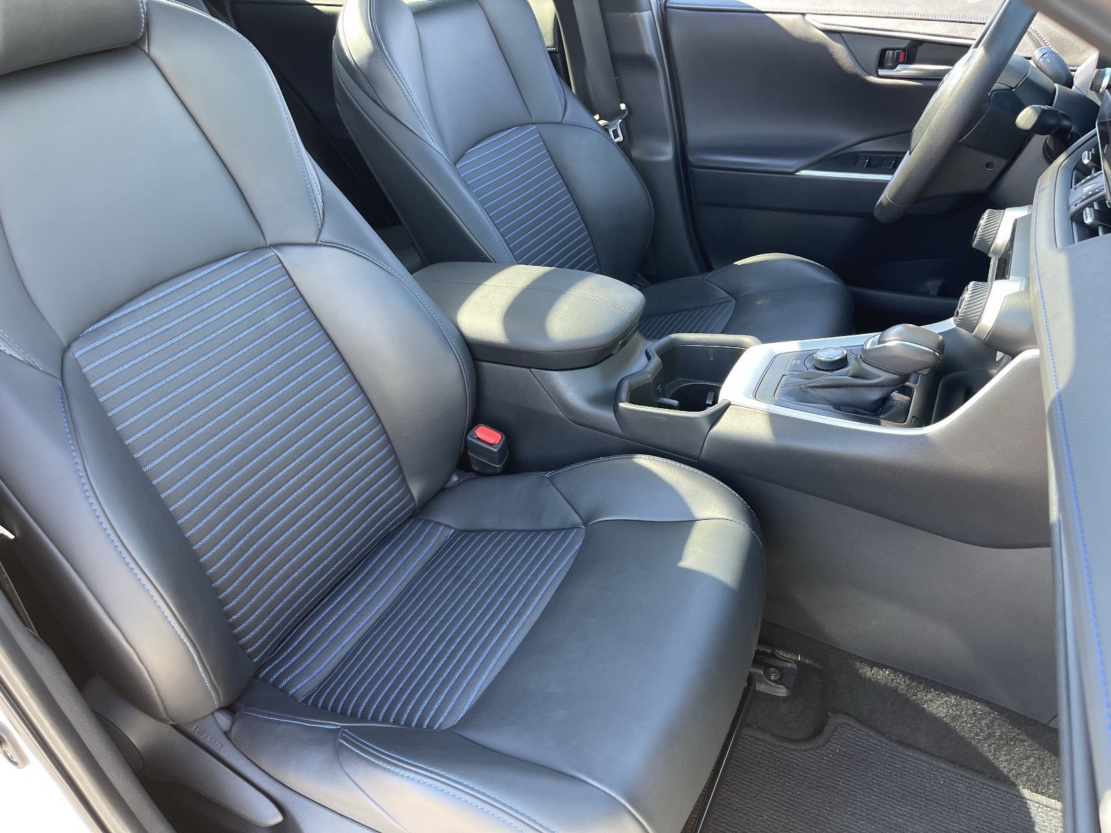 2023 Toyota RAV4 XSE - Photo 12