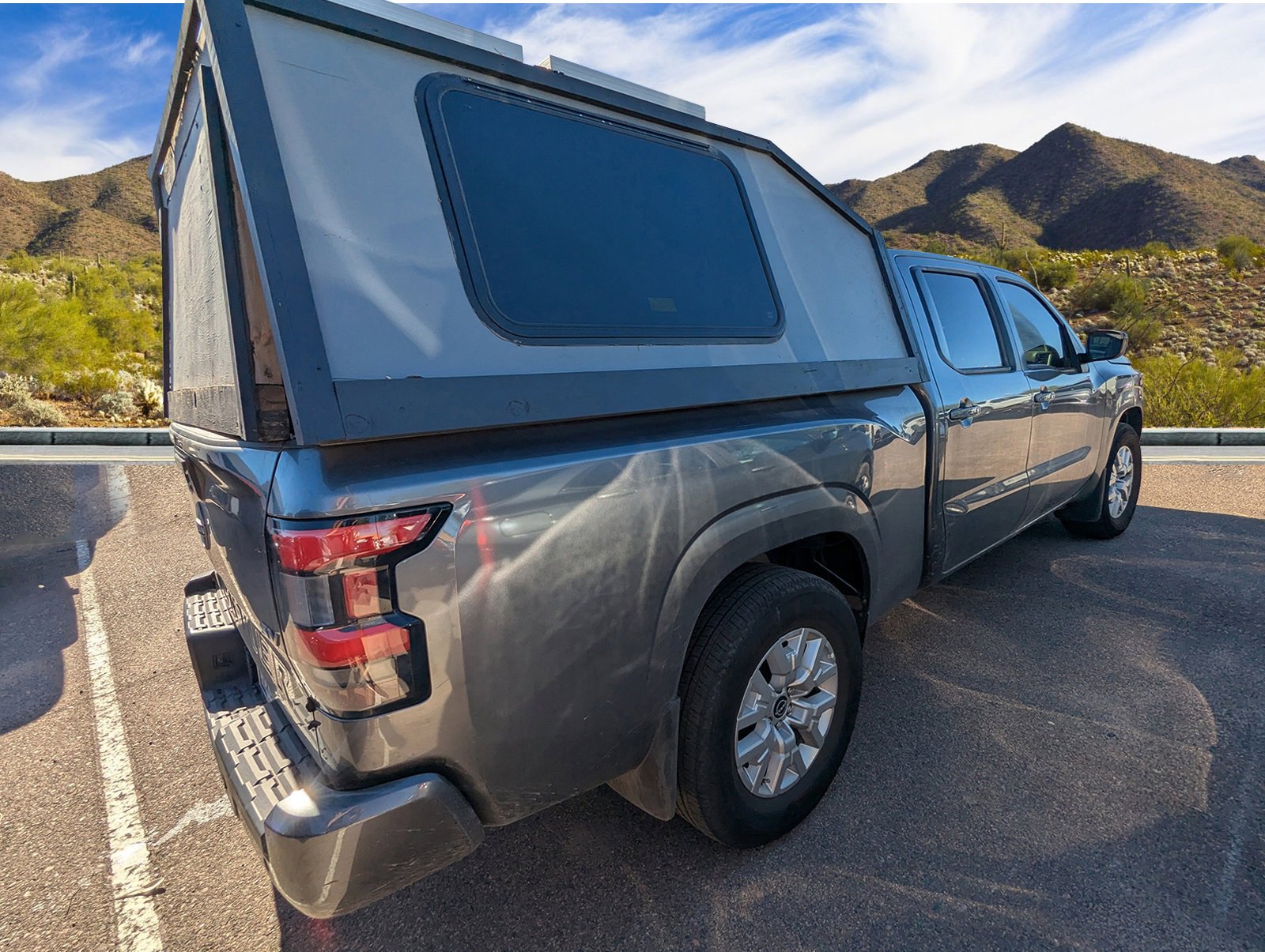 2022 Nissan Frontier SV photo 2