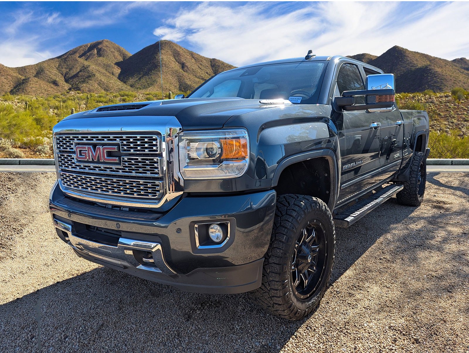 2019 Gmc Sierra 2500 HD Denali photo 2