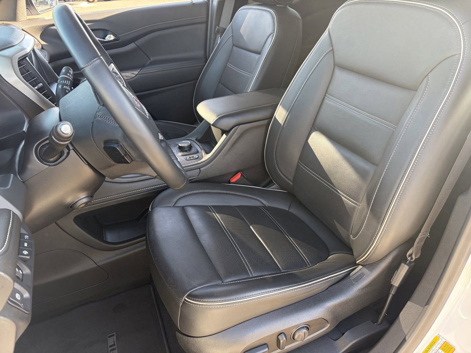 2023 GMC Acadia Denali - Photo 21