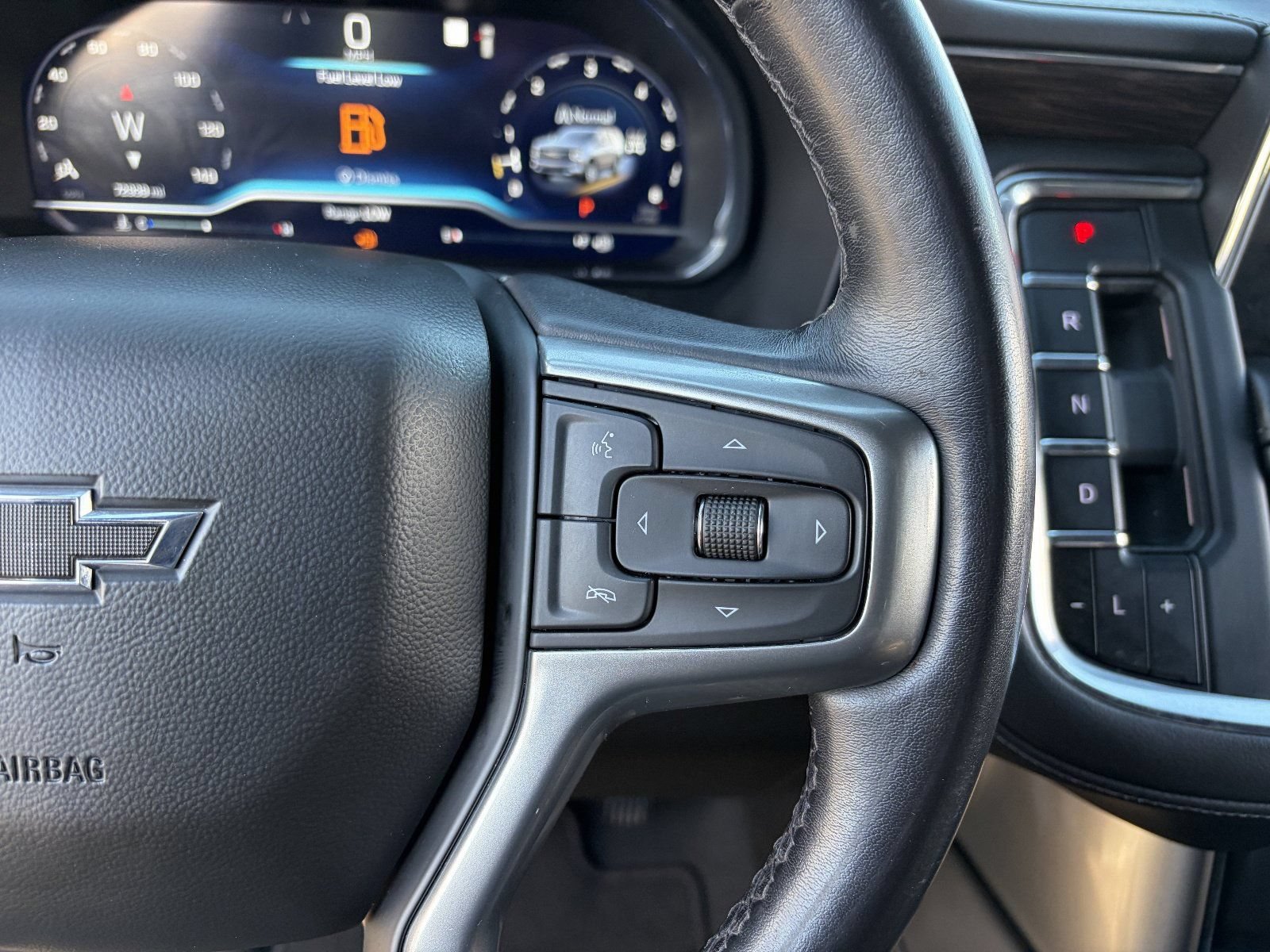 2022 Chevrolet Suburban Z71 - Photo 26
