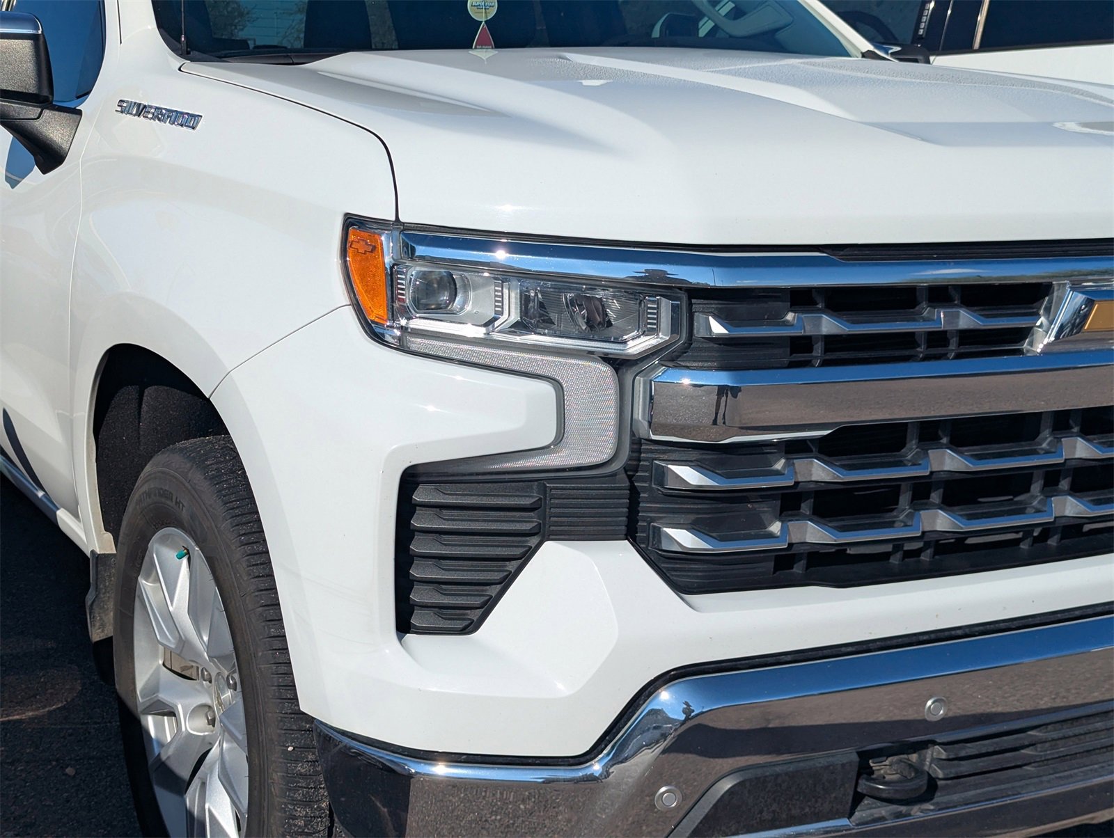 2023 Chevrolet Silverado 1500 LTZ photo 3