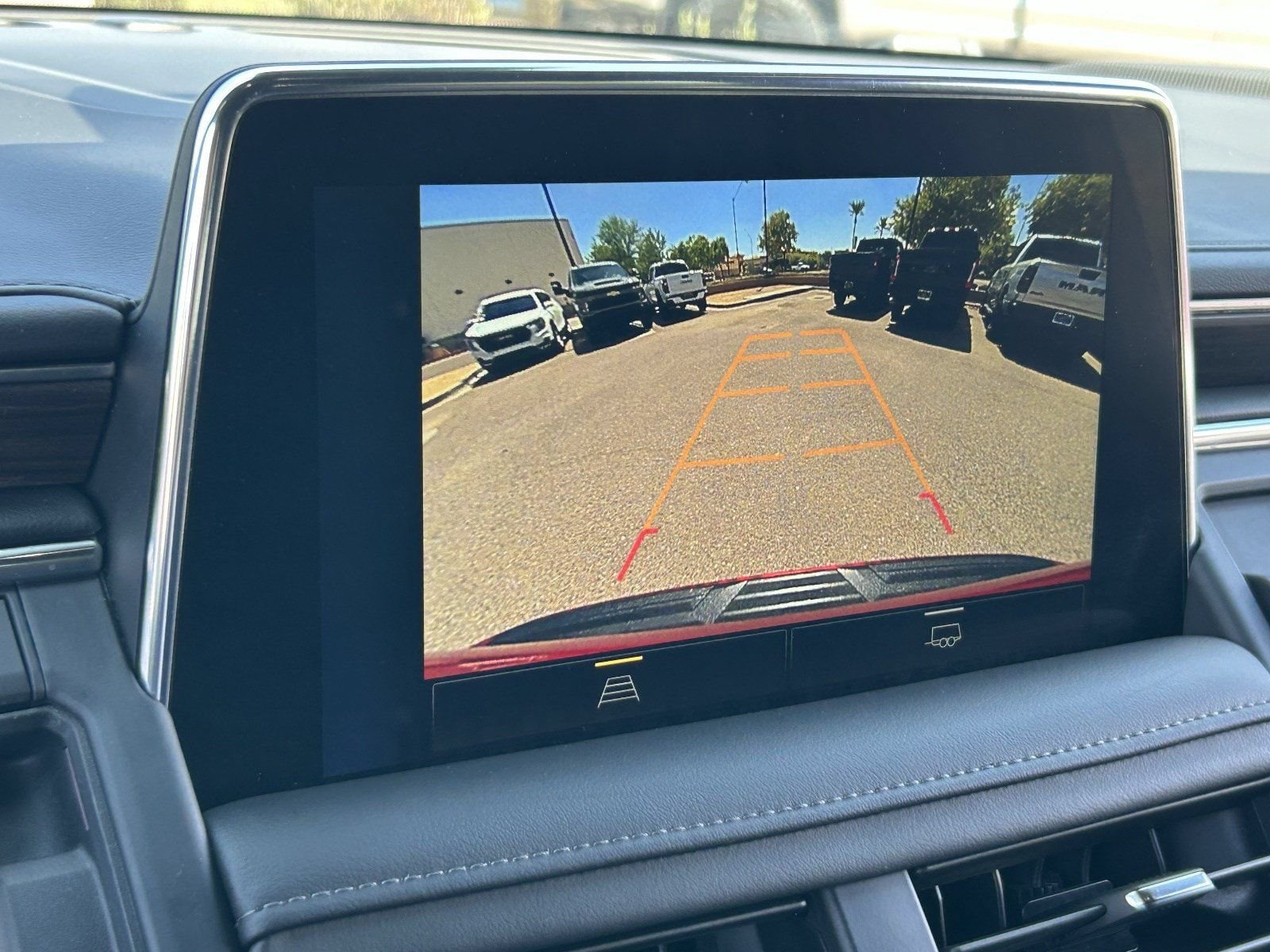 2024 Chevrolet Suburban LT - Photo 32
