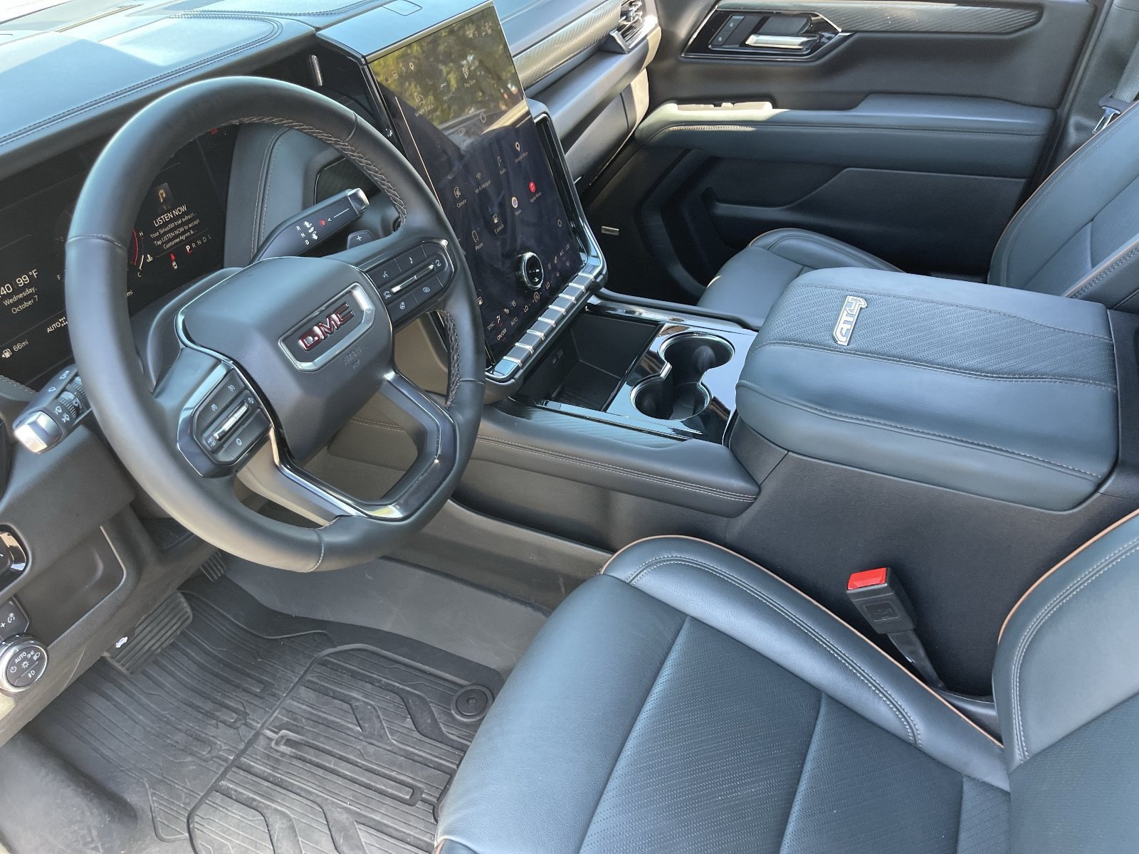2025 GMC Yukon AT4 - Photo 20