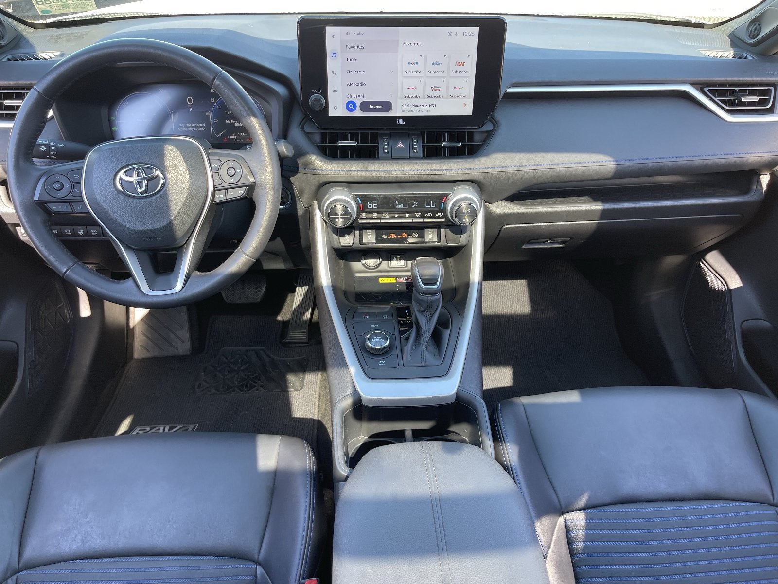 2023 Toyota RAV4 XSE - Photo 16