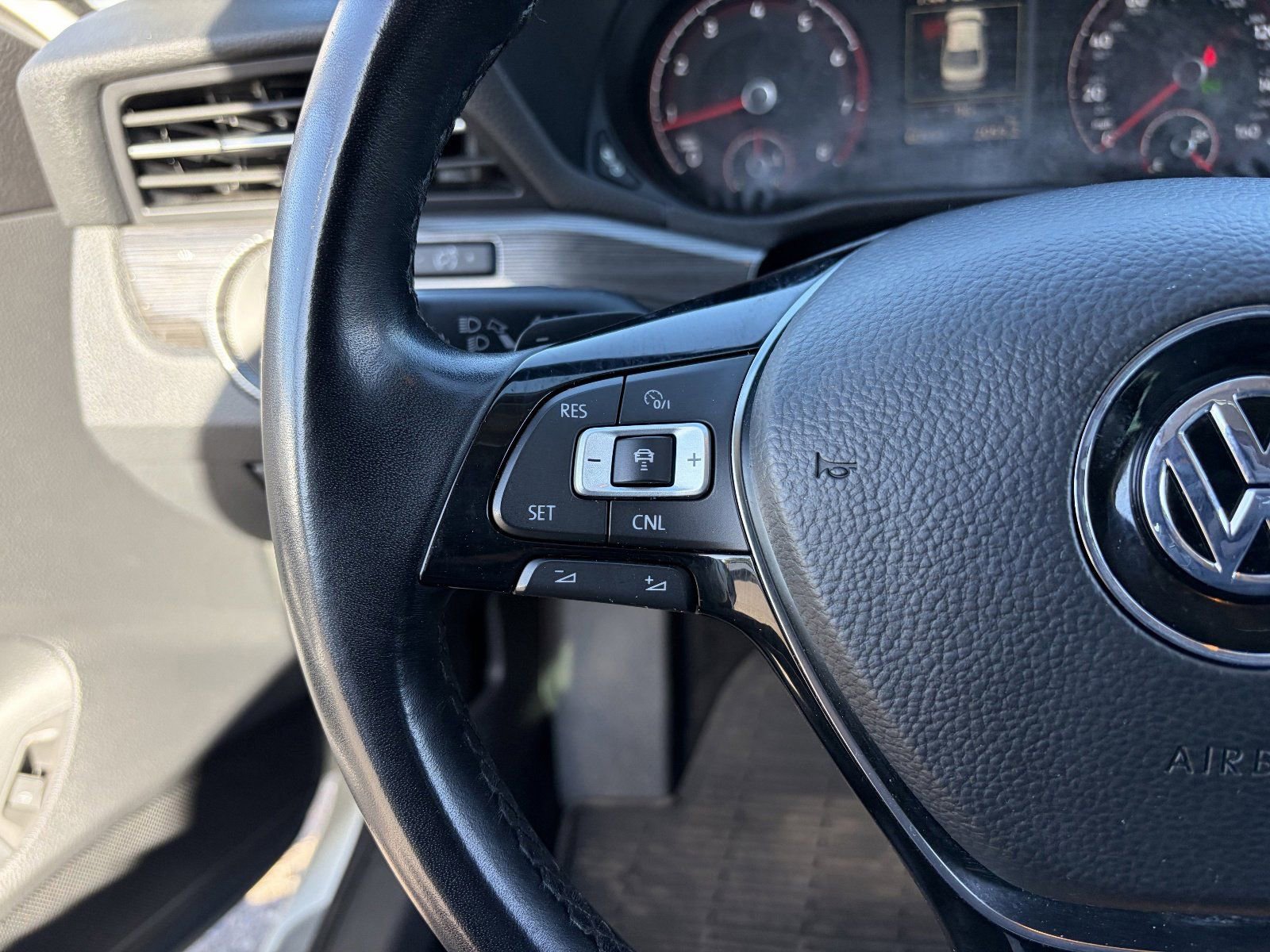 2020 Volkswagen Passat R-Line - Photo 25