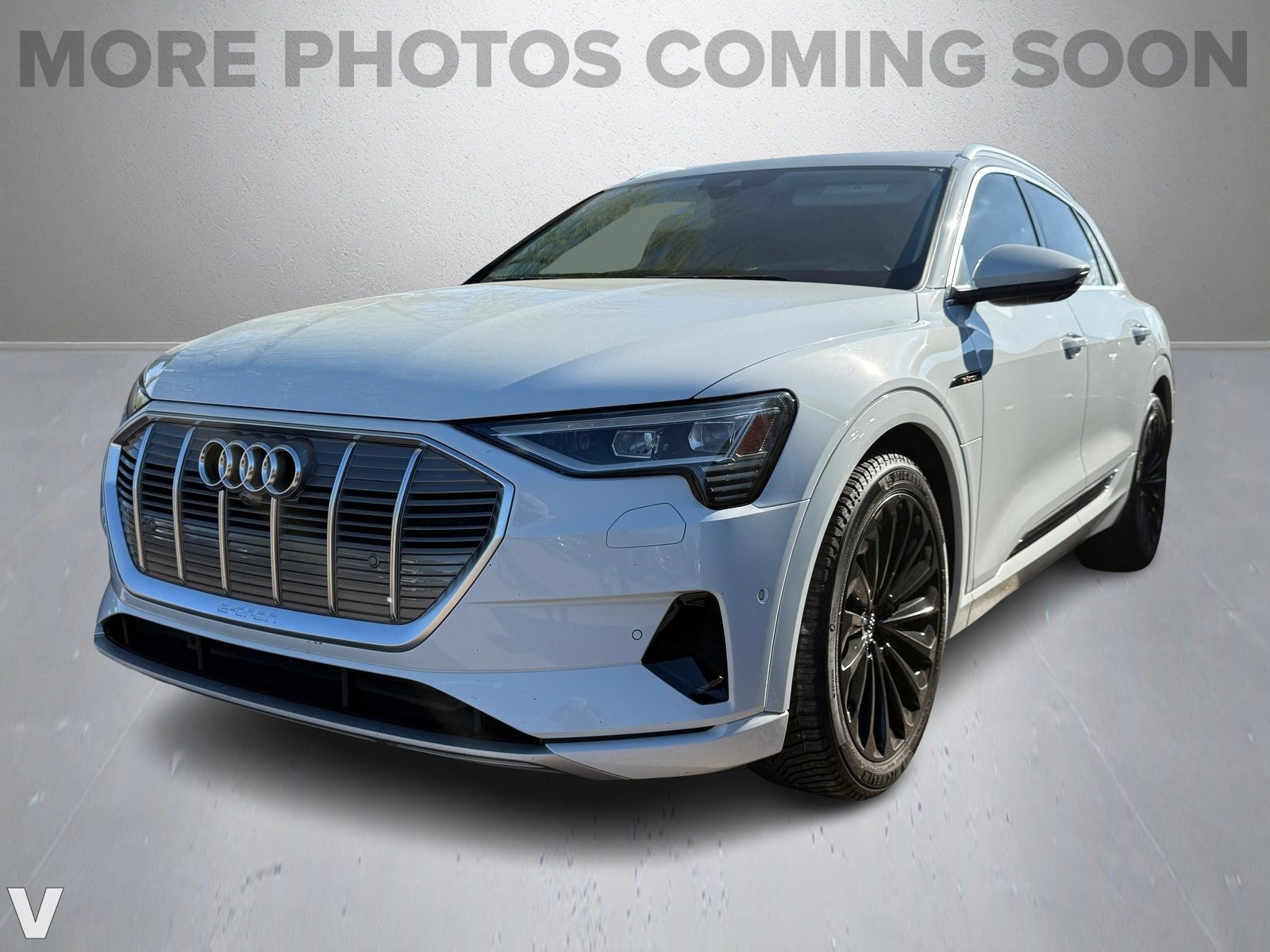 2019 Audi e-tron Prestige photo 2