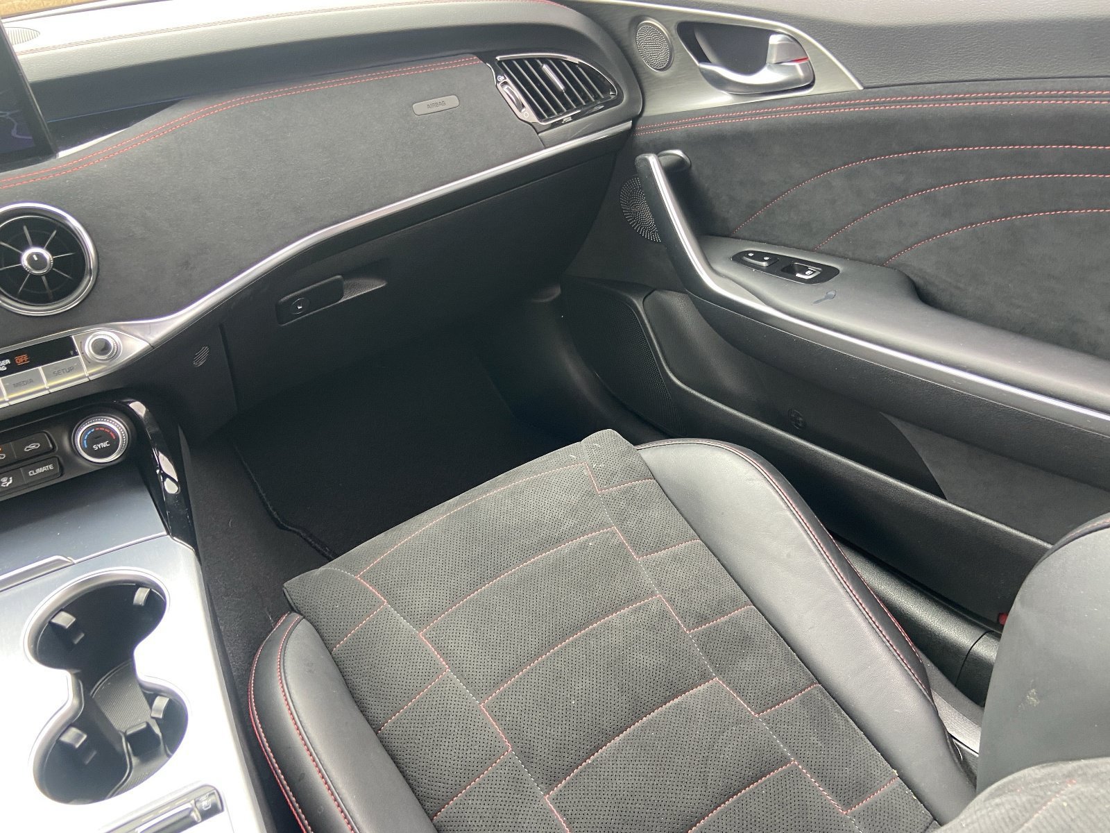 2023 Kia Stinger GT2 - Photo 17