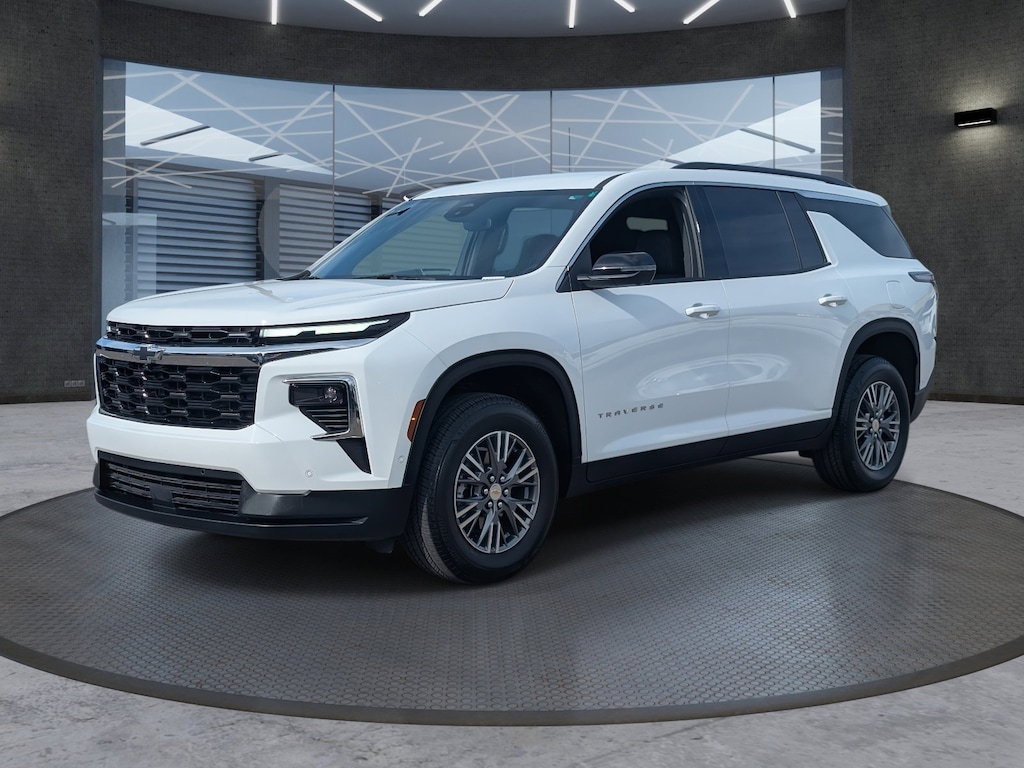 Used 2025 Chevrolet Traverse LT SUV