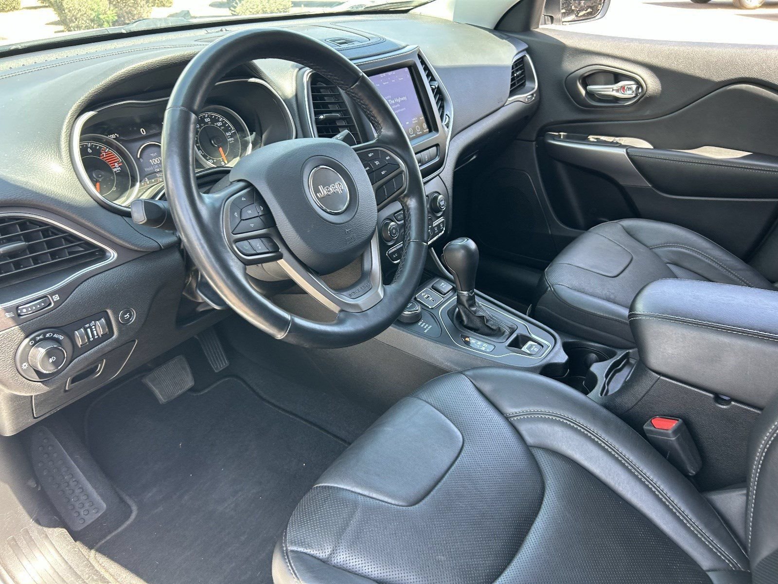 2021 Jeep Cherokee Latitude Lux - Photo 24