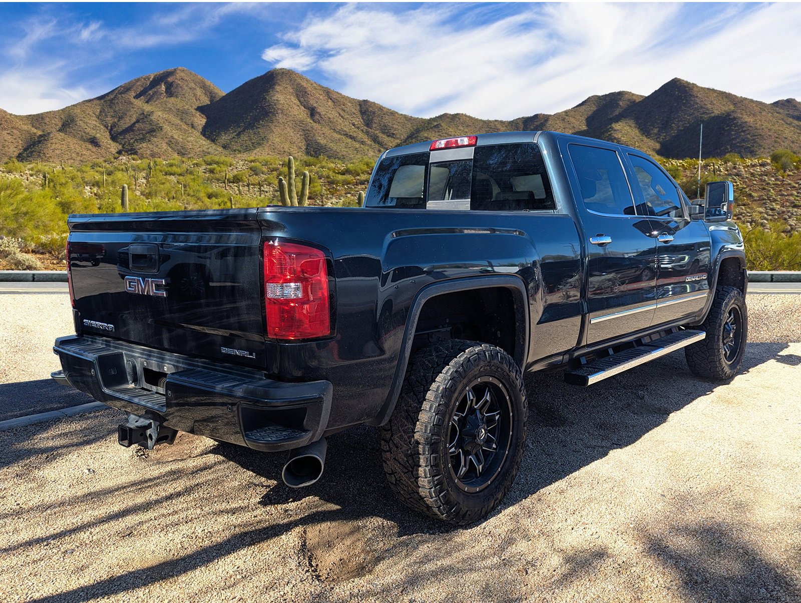 2019 Gmc Sierra 2500 HD Denali photo 4