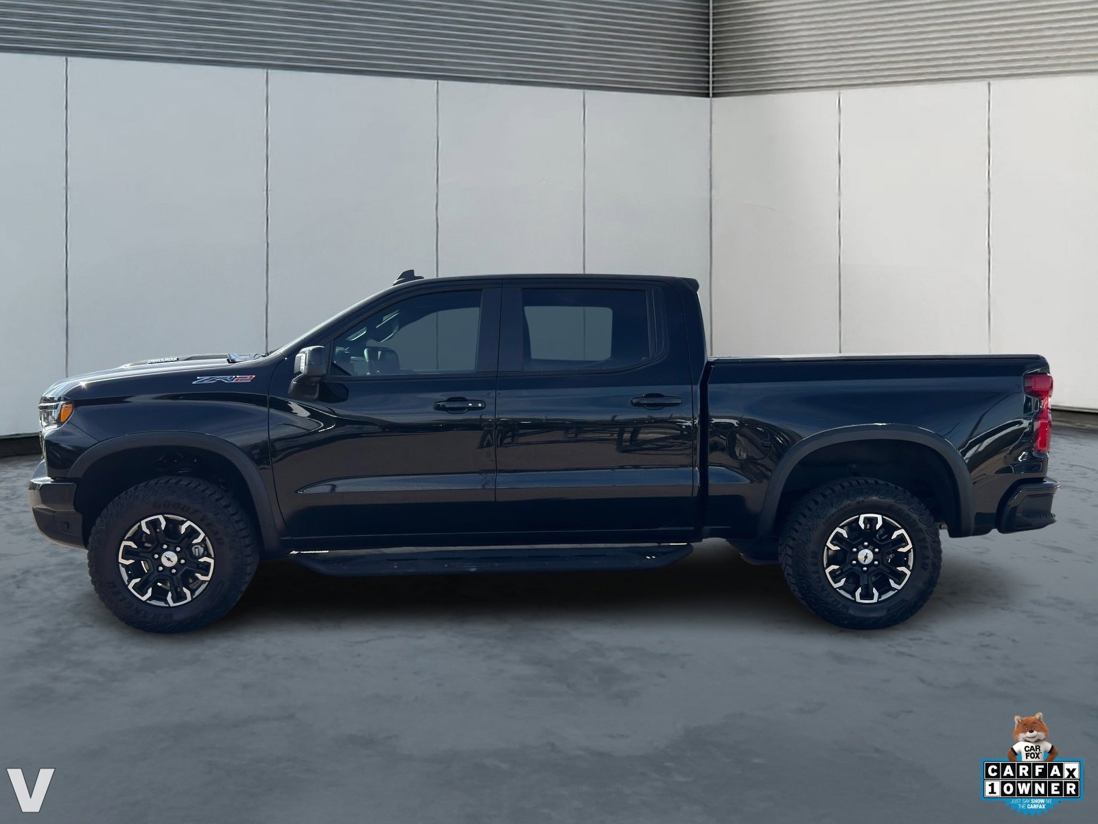2025 Chevrolet Silverado 1500 ZR2 photo 2