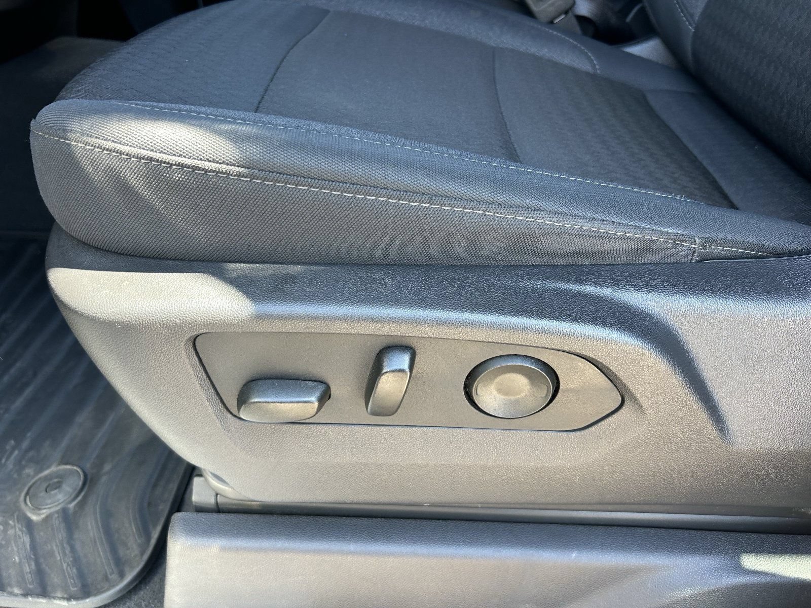 2025 GMC Sierra 1500 SLE - Photo 25