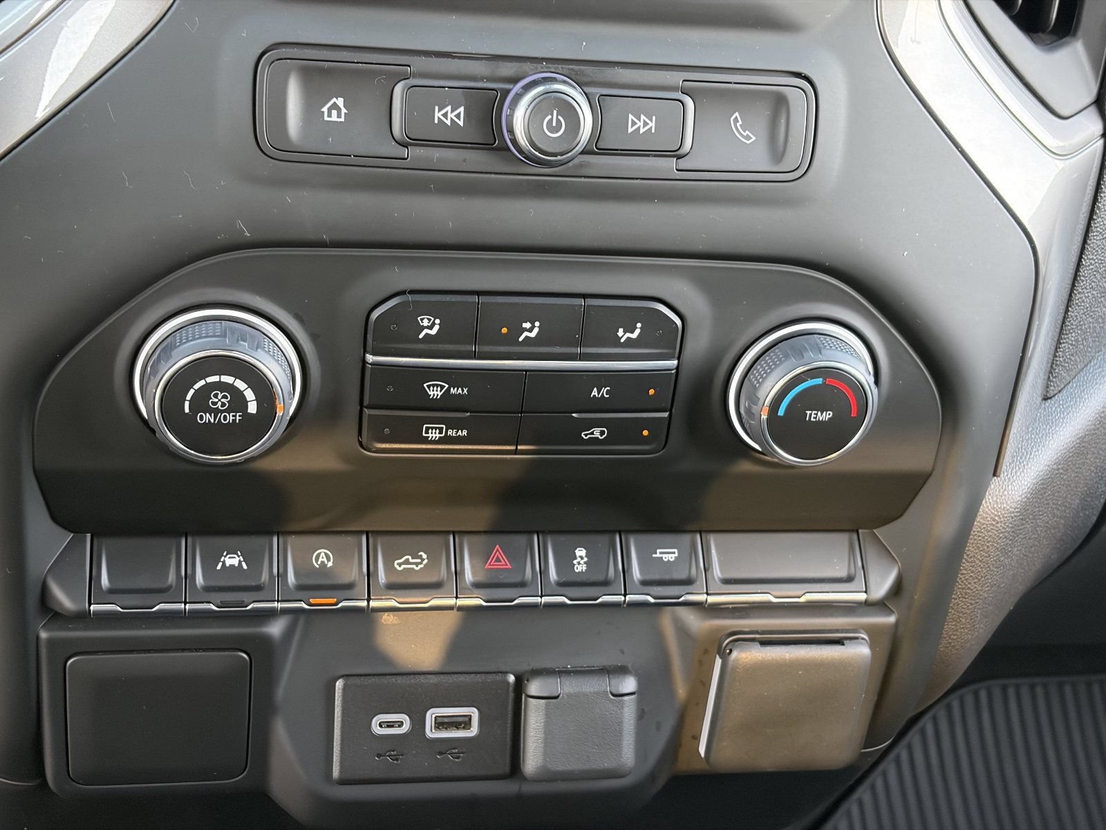 2024 Chevrolet Silverado 1500 Custom - Photo 29