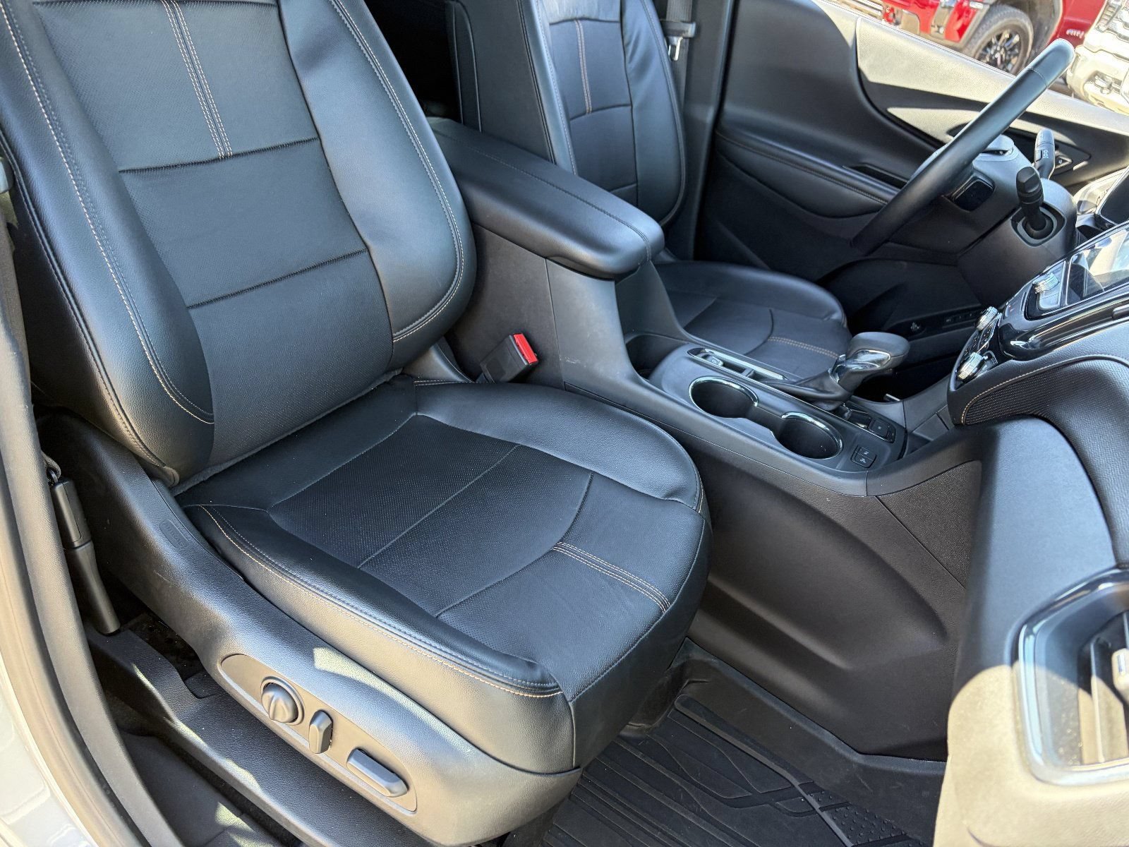 2024 Chevrolet Equinox Premier - Photo 11